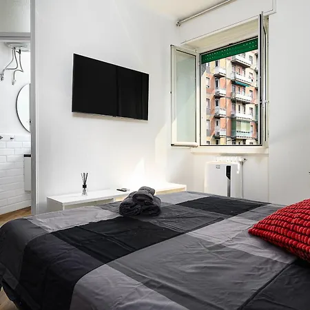 Insubria 8-2 - Monolocale Cool Apartament